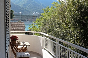 трехкомнатная квартира в которе доброта с видом на море продажа недвижимость зарубежом агенство камин будва черногория 