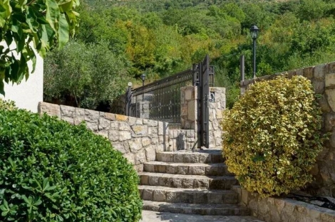 real estate budva tudorovici sveti stefan luxury homes budva montenegro kamin nekretnine 