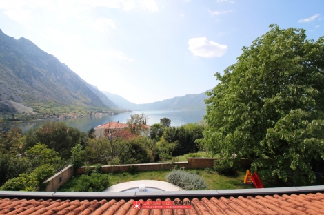 Orahovac Boka Kotorska prodaja kuća more blizu mora povoljno nekretnine kamin nekretnine crna gora Boka Kotorska