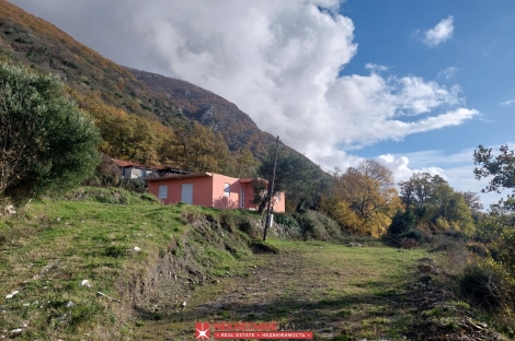 kuća prodaja grbalj kotor kamin nekretnine agencija za nekretnine crna gora