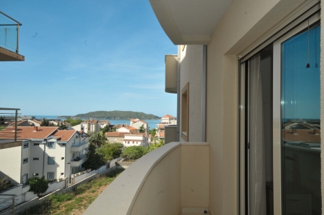 трехкомнатная квартира в бечичи продажа недвижимость зарубежом агенство камин будва черногория 