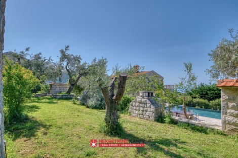 stone villa with sea view for sale budva rezevici kamin nekretnine real estate 
