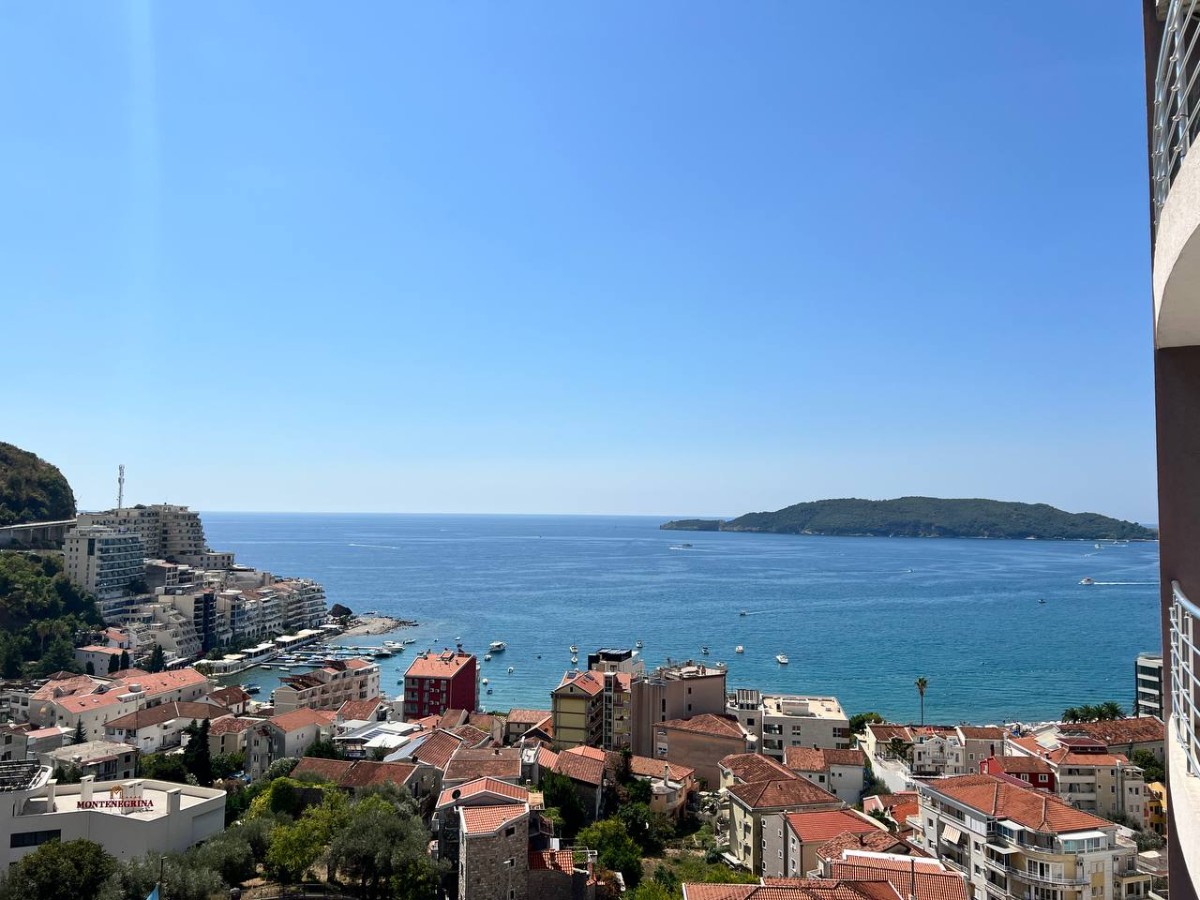 Dvosoban uređen stan sa pogledom na more, Budva, Rafailovići