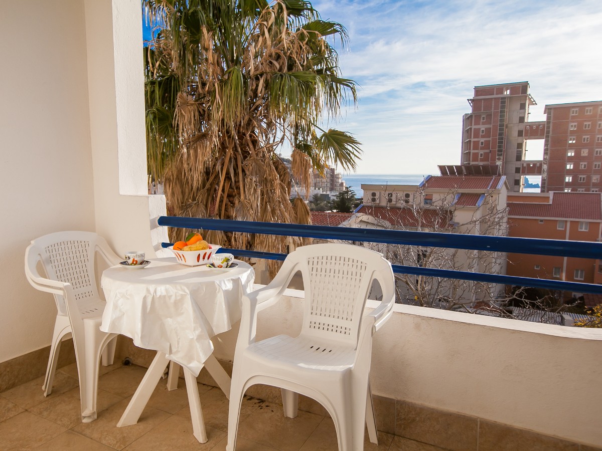 Na prodaju lijep trosoban stan površine 78m2 u Petrovcu