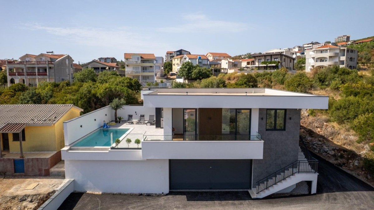 Nova vila sa bazenom i pogledom na more, Budva, Krimovice