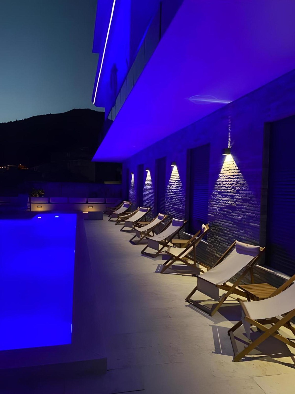 Jednosoban stan 50m2 u zgradi sa bazenom, Budva, Bečići