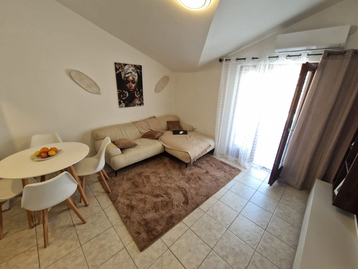Jednosoban stan na dobroj lokaciji, Budva, Babin do