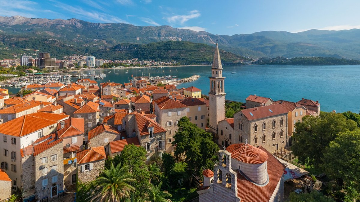 Trospratna renovirana kamena kuća u Starom gradu, Budva